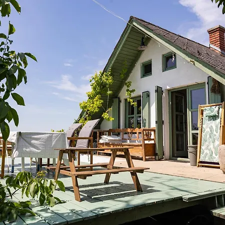 Nyaraló Overlooking Balaton - Tora Nezo Haziko *